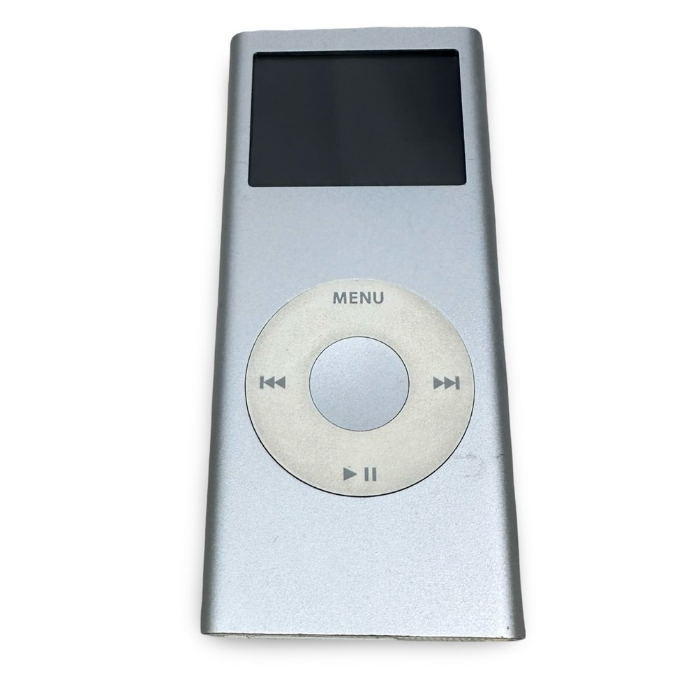 Apple iPod Nano 2nd Gen 4GB Silver A1199 MP3 Silver FOR PARTS REPAIR NO POWER